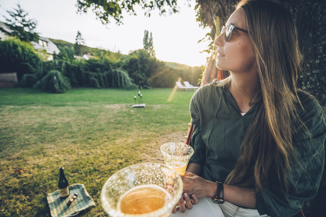 Pause détente apéritif & cidre ©Max Coquard, Bestjobers - Eure Tourisme
