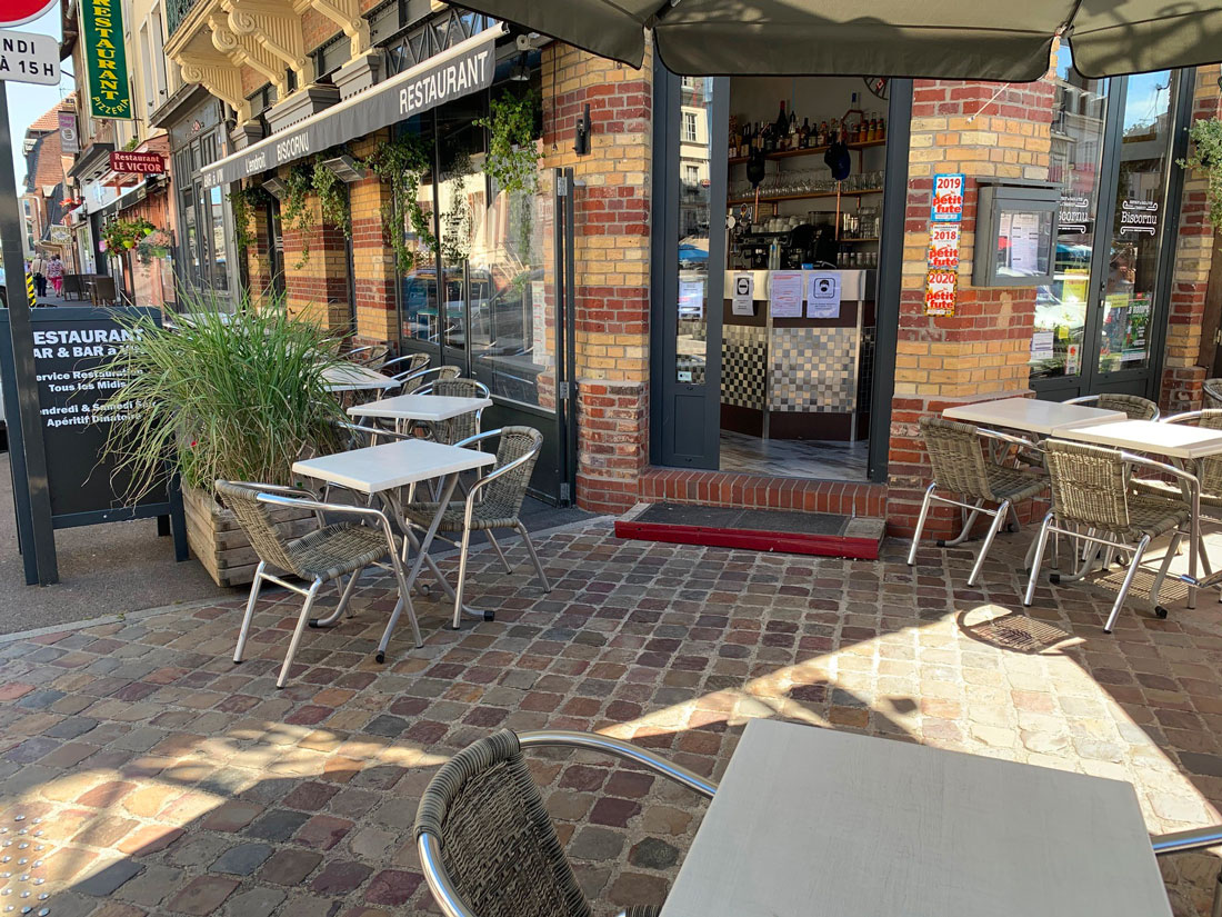 © L'endroit biscornu - Pont-Audemer