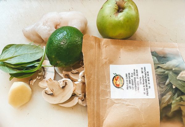 Lotte petit bateau, cidre, gingembre, pommes et champignons