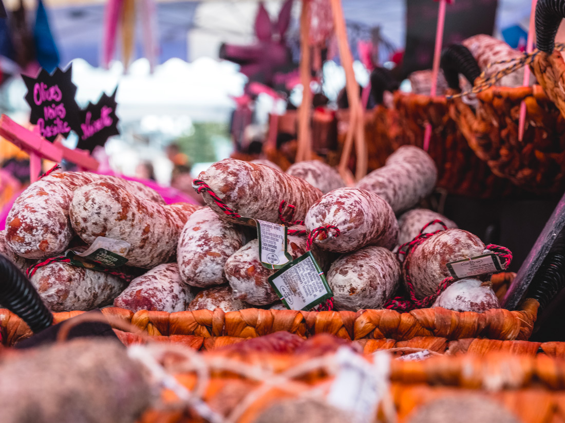Au marché du Neubourg © Teddy Bear Photos