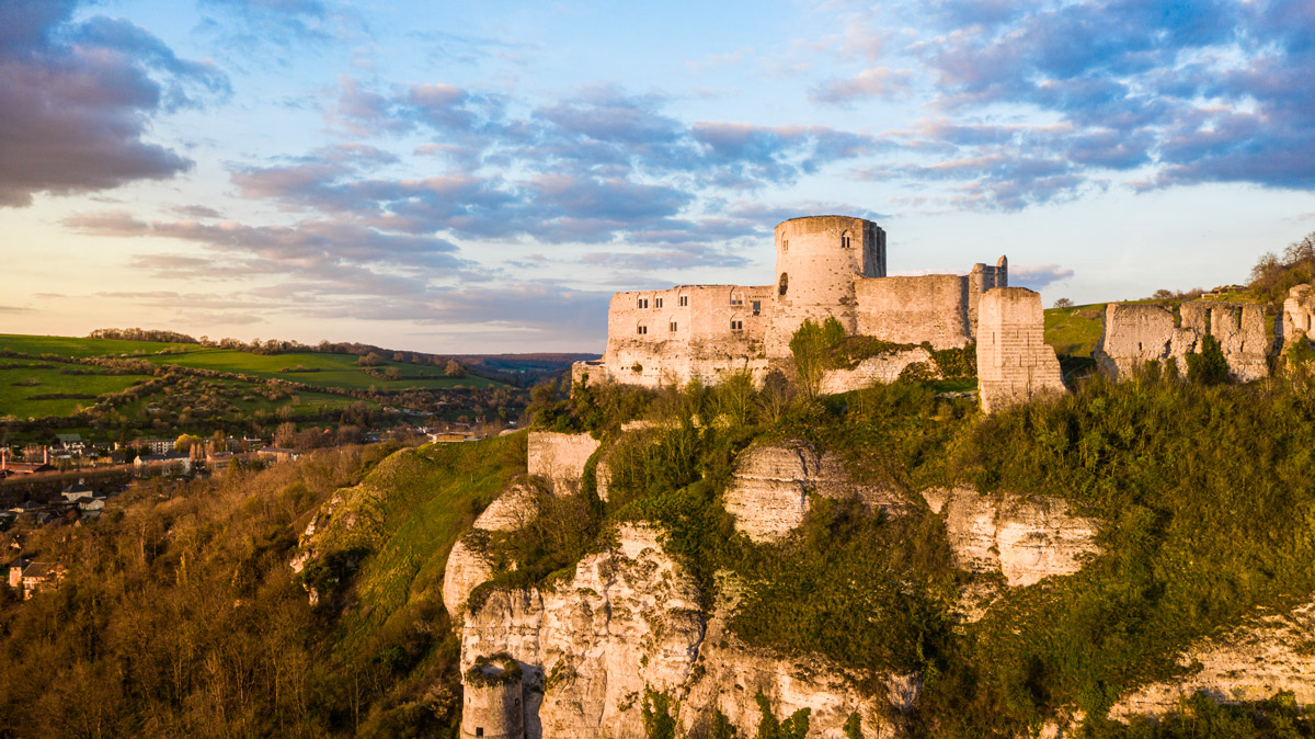 Visiter un château fort du Moyen Age - Les Couleurs du Vent