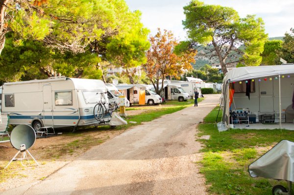 AdobeStock_181654976 5 idées de camping à tester en Normandie