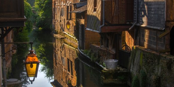 Balade au fil de l’eau à Pont-Audemer, la Petite Venise normande