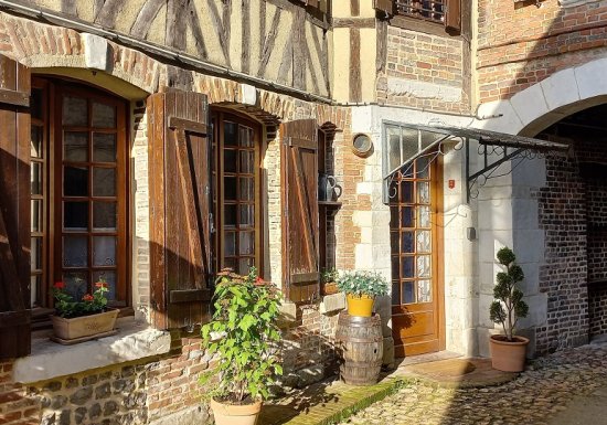 LE NOTRE DAME DU PRE