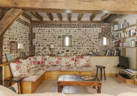 BEAUMONT LE ROGER Gîte Le Cellier
