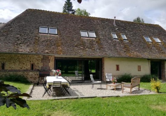 BEAUMONT LE ROGER Gîte Le Cellier