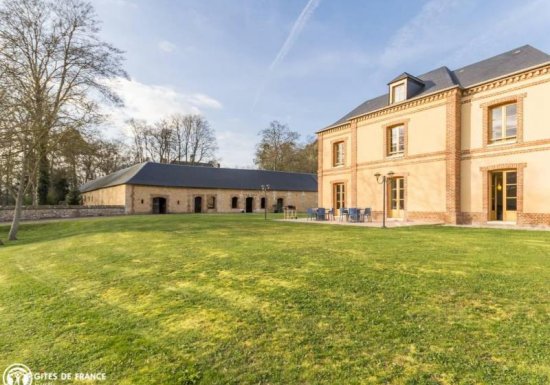 AMFREVILLE SOUS LES MONTS Gîte LA GRANDE MAISON