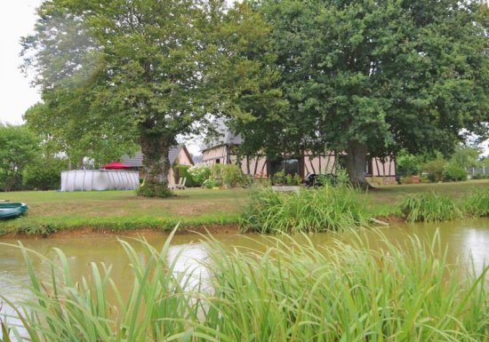 Gîte LA ROULOTTE DU PRESSOIR DE GISAY
