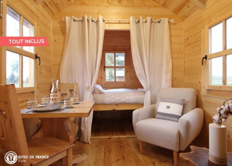 Gîte LA ROULOTTE DU PRESSOIR DE GISAY