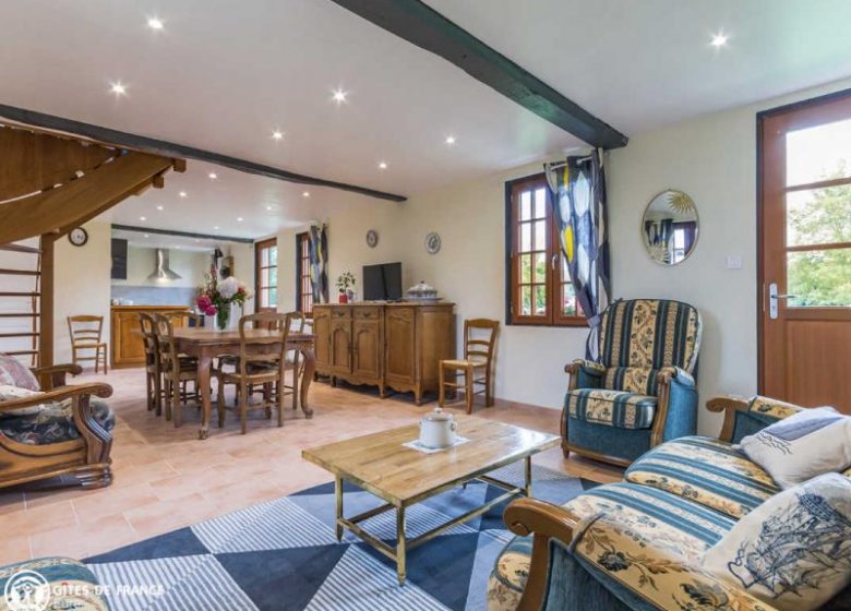 LE FAVRIL Gîte La maison aux volets verts