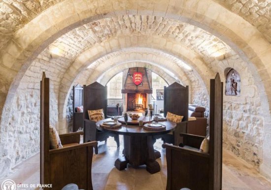 BEZU SAINT ELOI Gîte la Tour de la Reine blanche