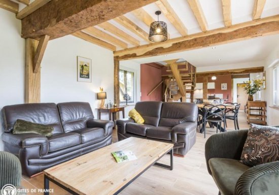SAINT CYR DE SALERNE Gîte Le Gîte des merles