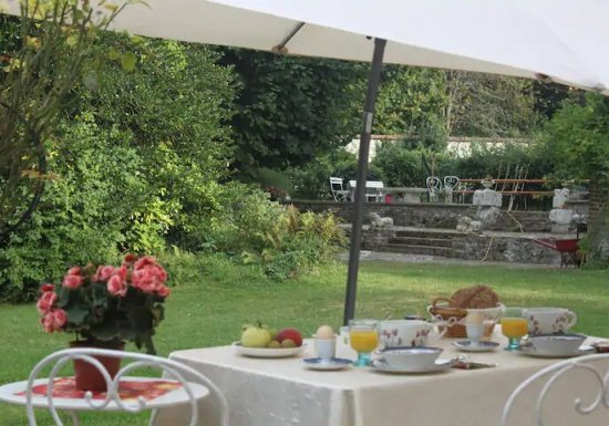 © M. et Mme Azard Gite rural Saint Jean Baptiste