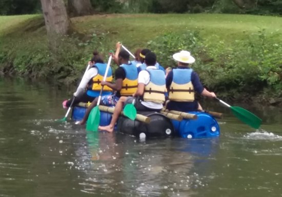 ©Aventur'Eure Le Randonn’Eure Location – Restaurant la Guinguette Canöe