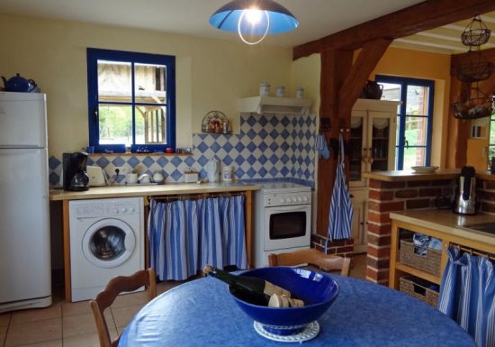 ST PIERRE DE CORMEILLES Gîte La cabane du pêcheur