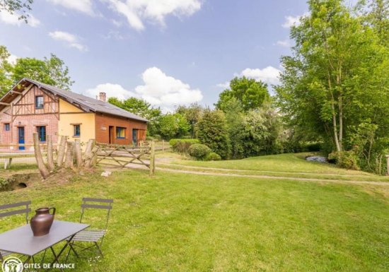 ST PIERRE DE CORMEILLES Gîte La cabane du pêcheur