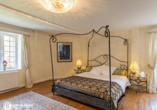 Chambre d’hôtes CHATEAU DE LUZIGNEUL