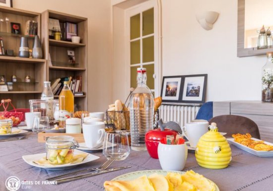 ST GERMAIN SUR AVRE Chambre d’hôtes L’havre de Saint Germain – La chambre jaune