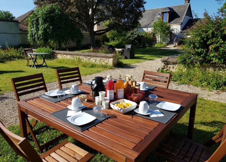 ST GERMAIN SUR AVRE Chambre d’hôtes L’havre de Saint Germain – La chambre jaune