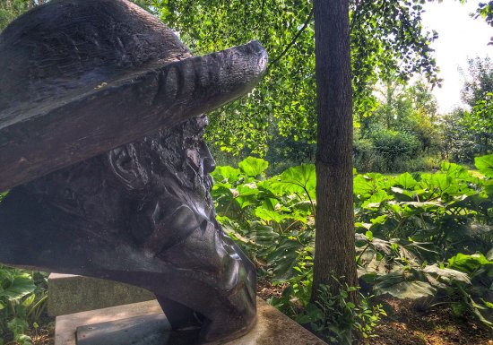 © G. Bouget - MTNG Buste de Claude Monet