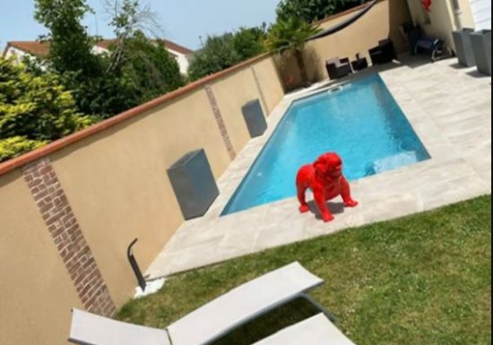 Mme Gaillard_chambre chez l'habitant avec piscine_Gaillon Chambre chez l’habitant_chambre entrée indépendante_piscine