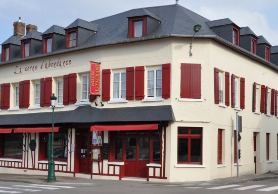 Facade de l'hôtel restaurant La Corne d'Abondance, Bourgtheroulde © JC Delisle La Corne d’Abondance