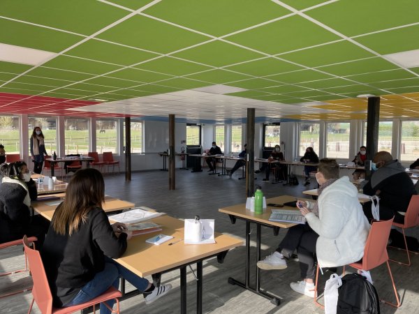 Les 27 Hôtellerie & Evénementiel – Salle de Séminaire