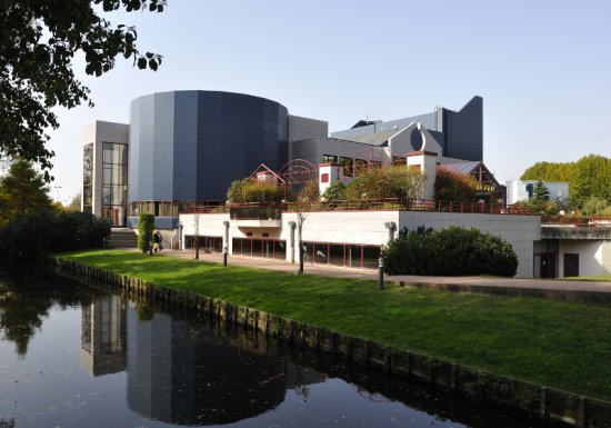 ©Cahagne LE TANGRAM: Le Cadran, Le Kubb, Le Théâtre Legendre