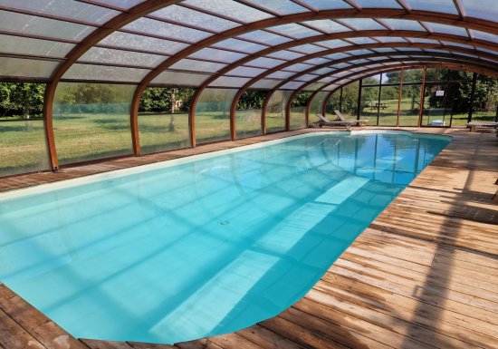 Roulotte Sainte-Anne : cosy, piscine et jacuzzi