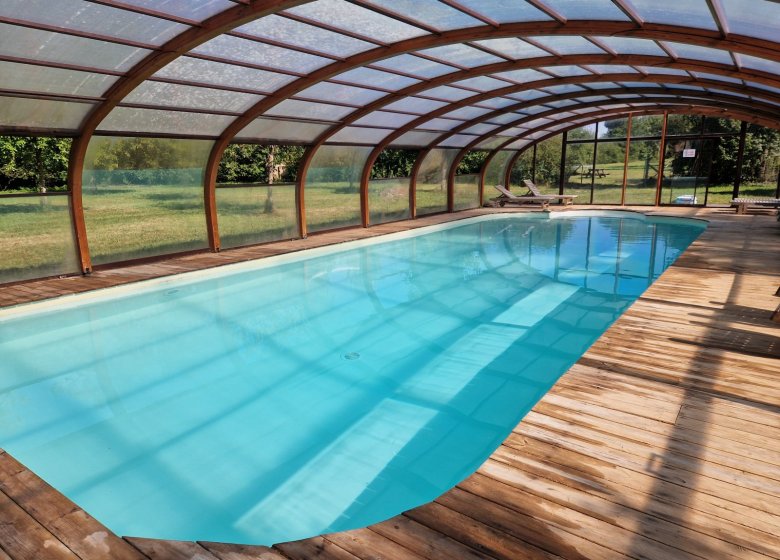 Roulotte Sainte-Anne : cosy, piscine et jacuzzi