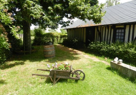 Le Clos de la Risle Gîte des 3 Vaches : cheminée, piscine et spa