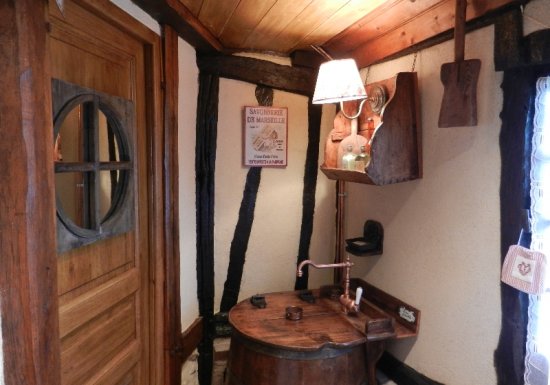 Le Clos de la Risle Gîte des 3 Vaches : cheminée, piscine et spa
