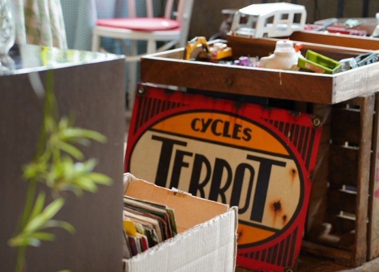 Madame Sortie d’Usine Morgny