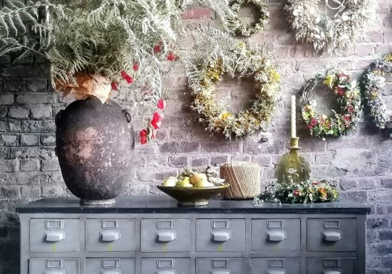 Madame Sortie d’Usine Morgny