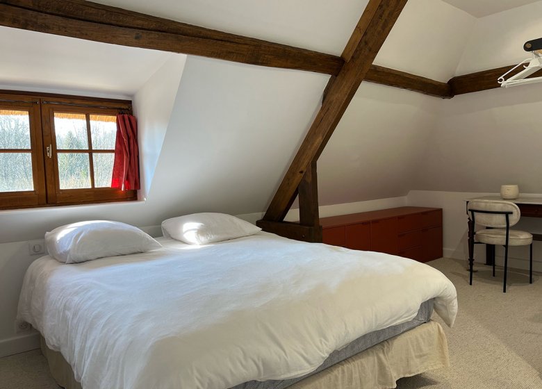 Chaumière normande avec piscine naturelle