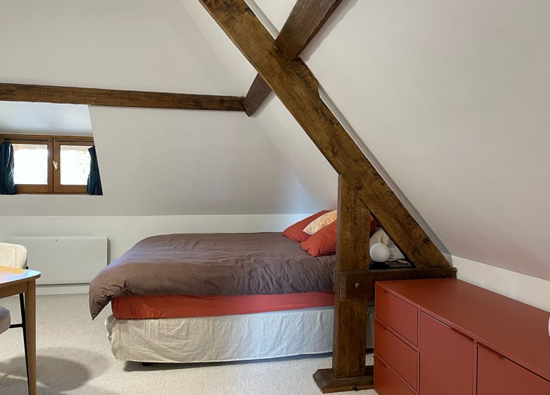 Chaumière normande avec piscine naturelle