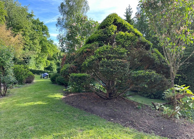 Chaumière normande avec piscine naturelle