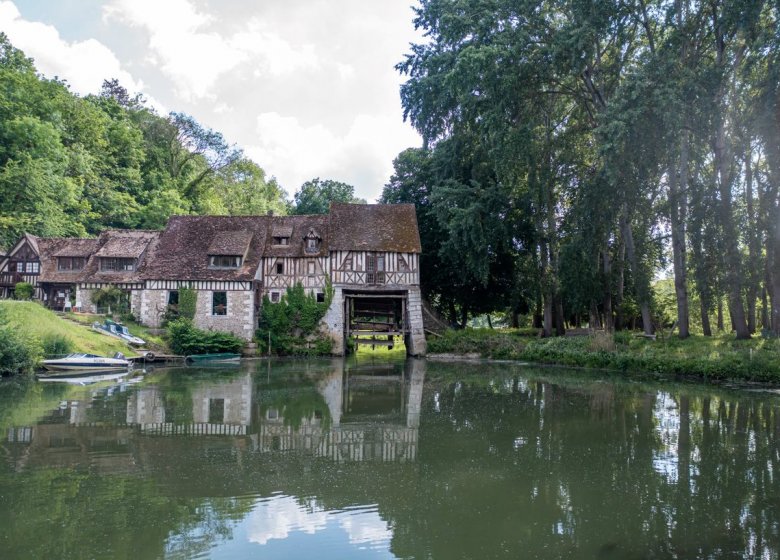 Le Moulin d’Andé et son parc de rocailles