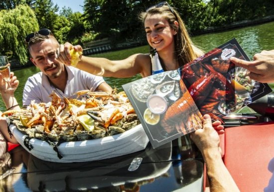 © Oyster Bar and Boat Oyster Boat