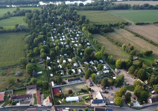©Camping Château de Bouafles Camping, caravaning du Château de Bouafles – location et résidentiel 
Espace bien être