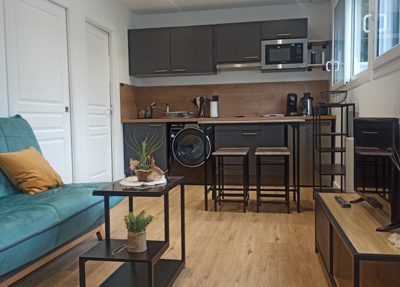 Nid douillet industriel, parking, terrasse, WIFI – L’étape Da Estréla 2