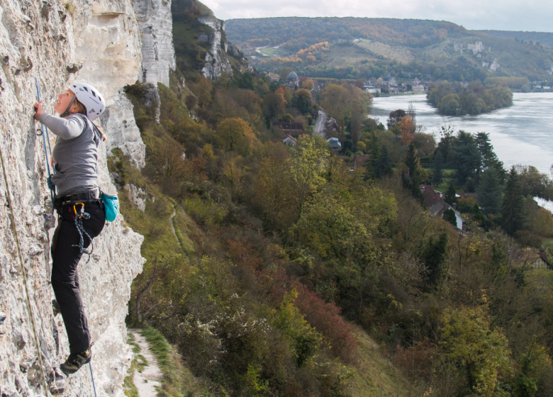 Sortie découverte escalade en falaise privatisée