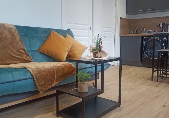 Nid douillet industriel, parking, terrasse, WIFI – L’étape Da Estréla 2