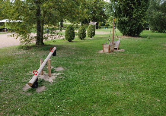 ©Camping Château de Bouafles Camping, caravaning du Château de Bouafles – location et résidentiel 
Espace bien être