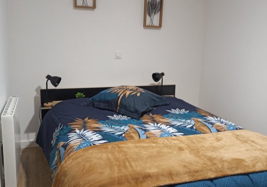 Nid douillet industriel, parking, terrasse, WIFI – L’étape Da Estréla 2