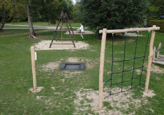 ©Camping Château de Bouafles Camping, caravaning du Château de Bouafles – location et résidentiel 
Espace bien être