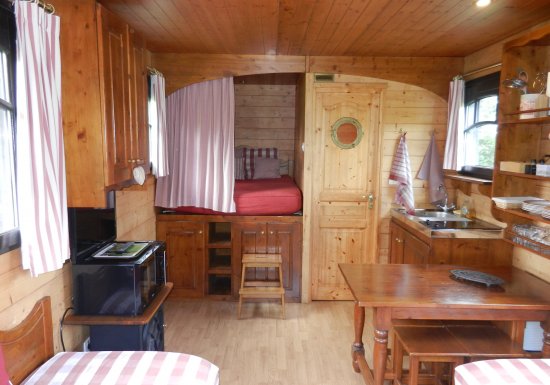 Roulotte Reinette : cosy, piscine et jacuzzi