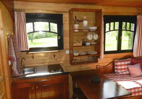 Roulotte Reinette : cosy, piscine et jacuzzi