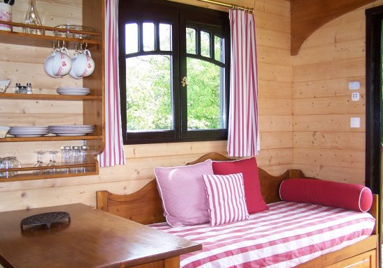 Roulotte Reinette : cosy, piscine et jacuzzi