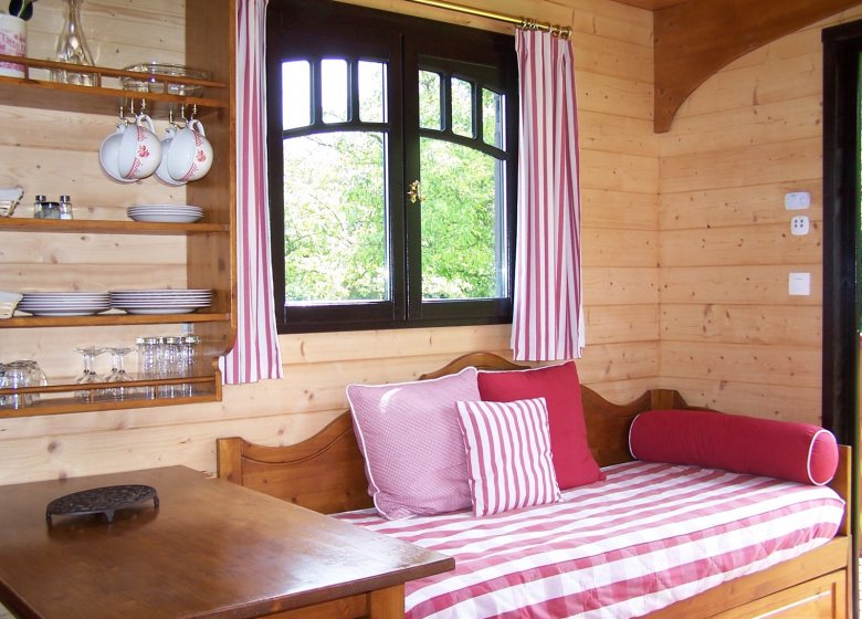 Roulotte Reinette : cosy, piscine et jacuzzi